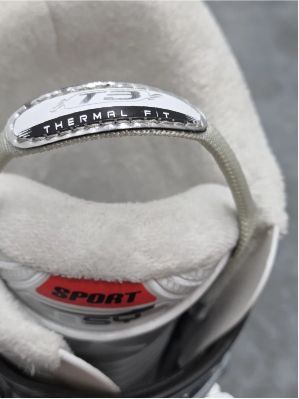 Atomic Hawx 90 Thermal Fit Hi-Perf Fit 100mm 22.0-22.5 Pre-owned